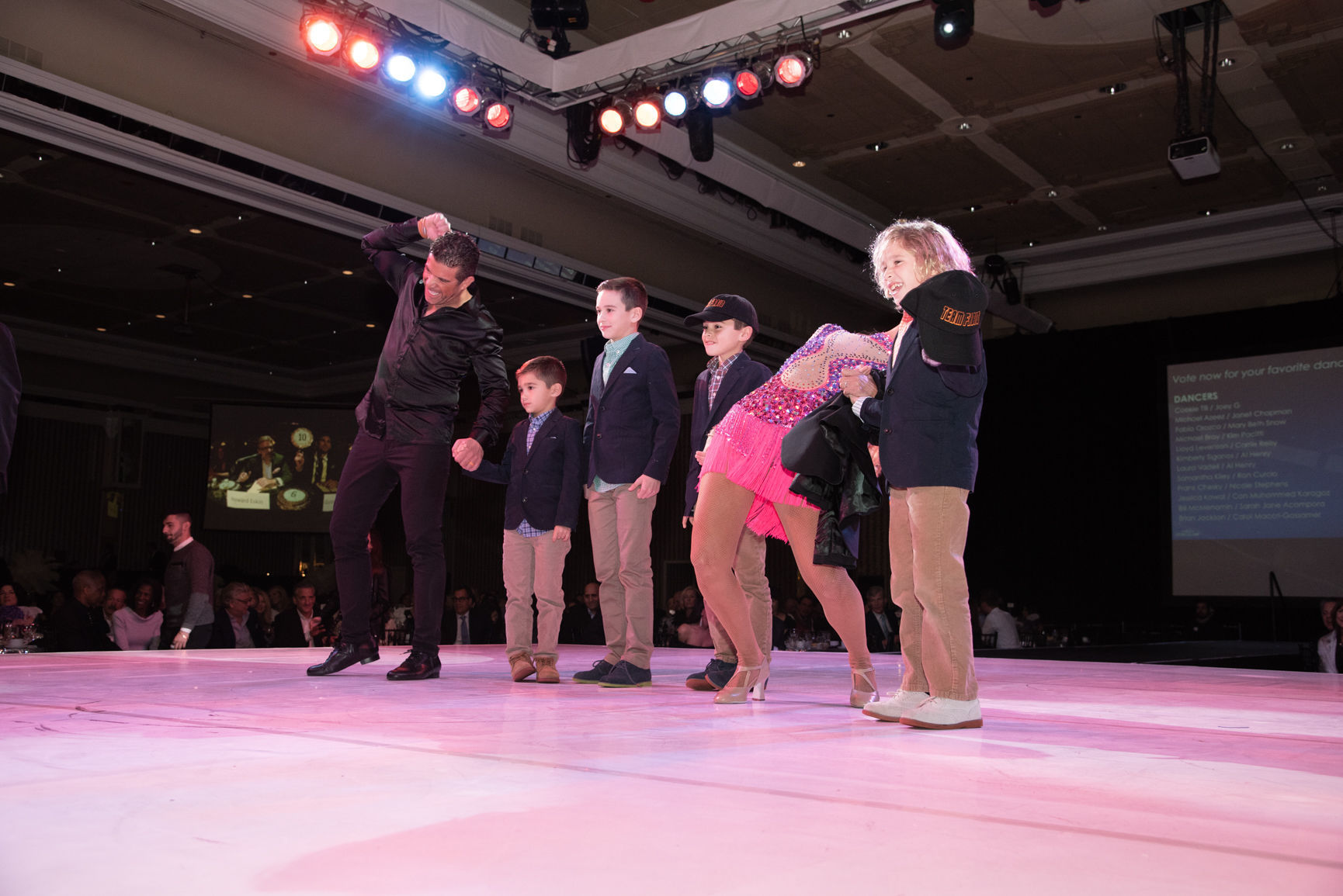 110318_acw_dancinggallery-573.jpg